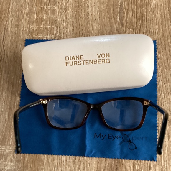 DIANE VON FURSTENVERG - Picture 15 of 16